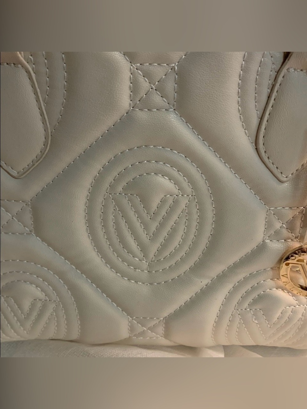 Valentino Orlandi Cream
Quilted Bag - Picture 3 of 12